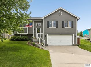 11722 Willow Park Dr, Gretna, NE 68028