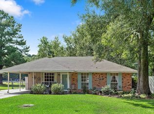 11227 Norway Pine Dr, Greenwell Springs, LA 70739