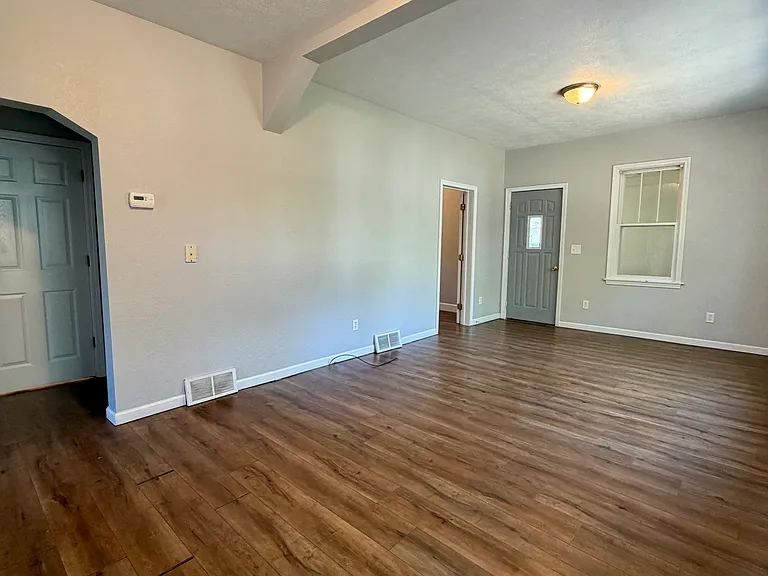 1242 Dakota Ave S #1242 — Photo 4