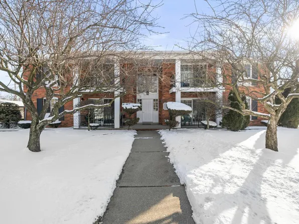 22011 E Eleven Mile Rd, Saint Clair Shores, MI 48081