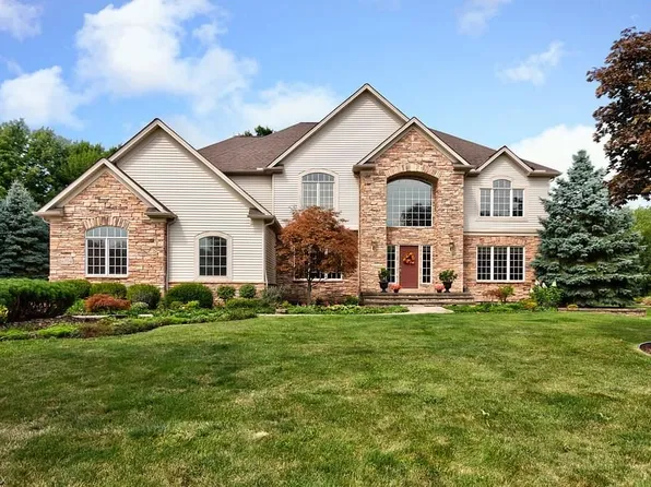 6704 Winston Ln #128, Solon, OH 44139