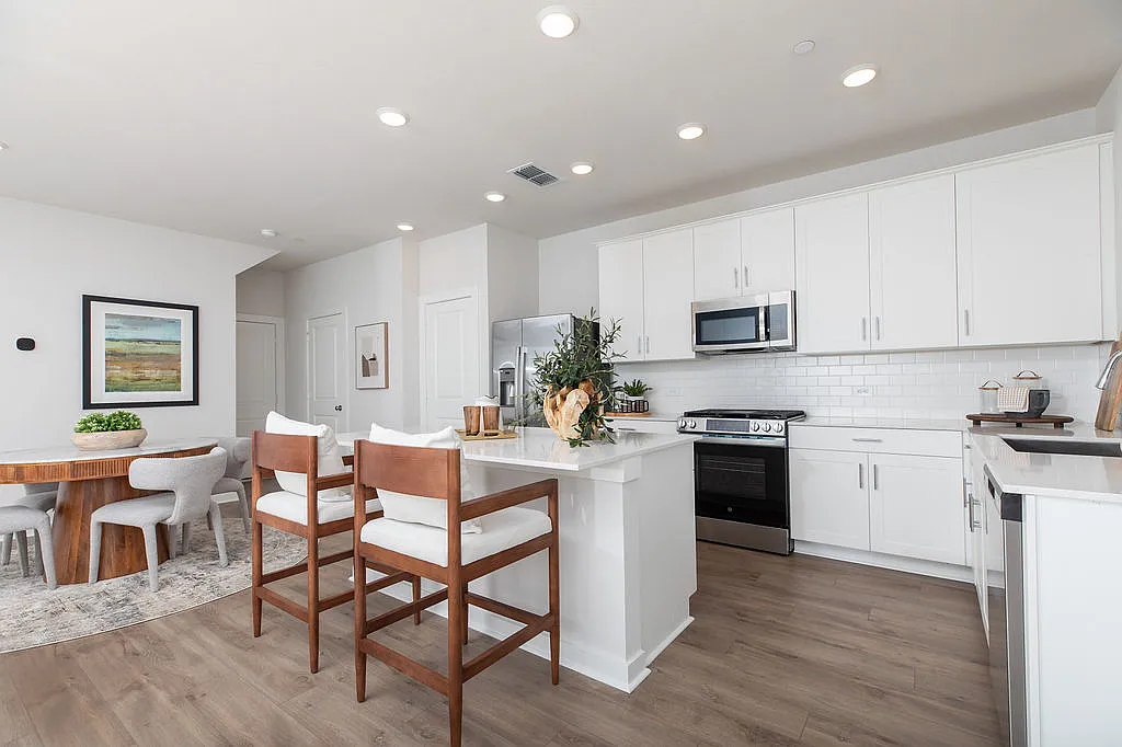Skymor Pearland — Photo 4
