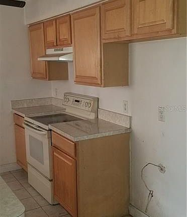 3rd image of 3042 N Windchime Cir