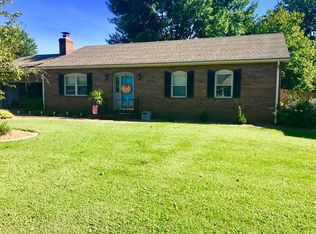 10399 Shawnee Dr, Newburgh, IN 47630