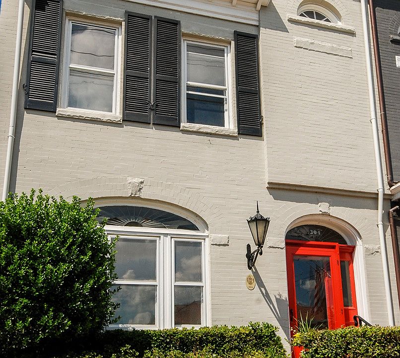 1st image of 304 N Belmont Ave