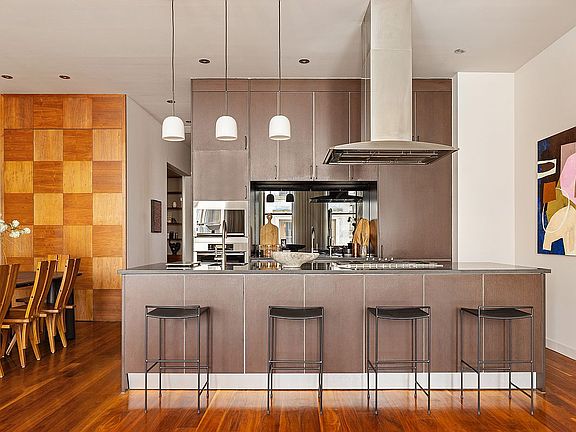 5th image of 22 Mercer St APT 3A
