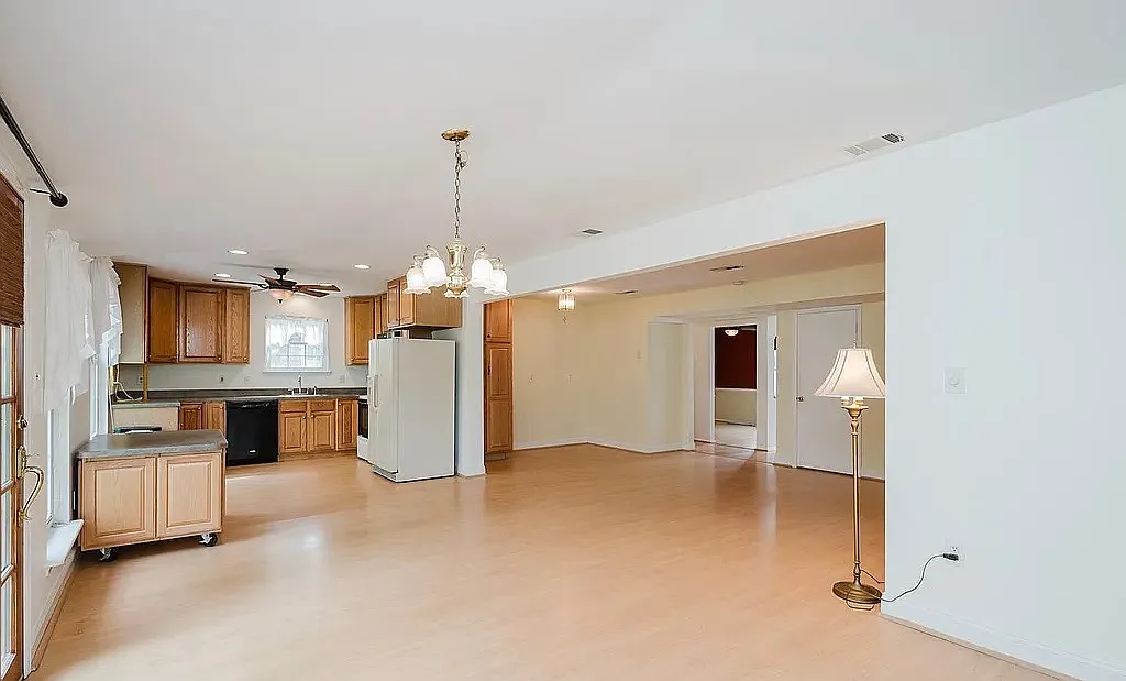 3 bed, 1670 sqft, $2,100 — Photo 3