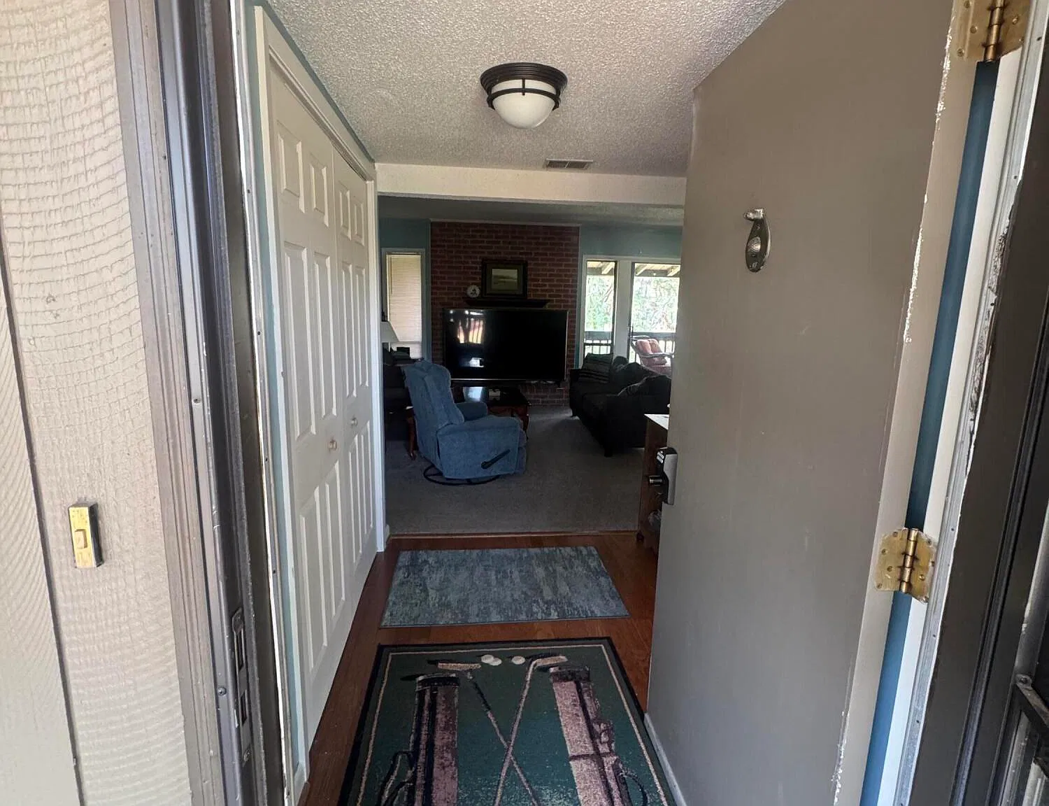 3 bed, 2.0 bath, $2,700 — Photo 2