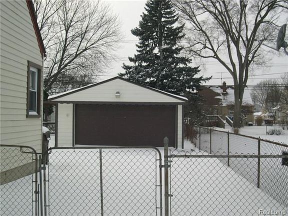 2nd image of 6857 Lathers St