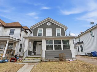 327 E 11th St, Davenport, IA 52803