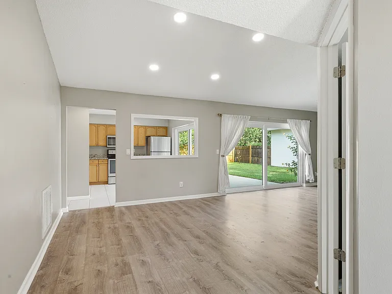2914 Cypress Green Dr — Photo 5