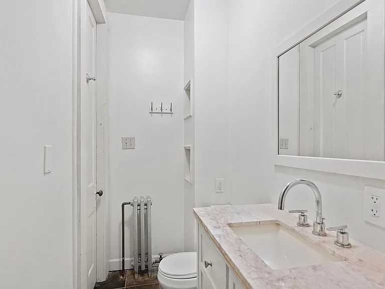 2419 Vine St #1 — Photo 14