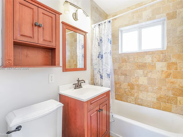 35 Antilla Ave #11 — Photo 7