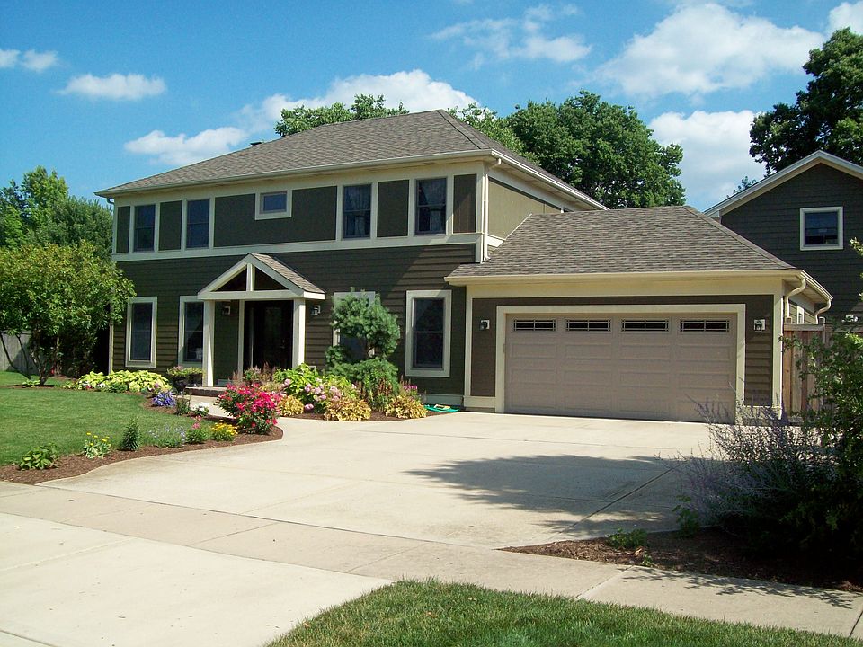 Prairie-style Executive home