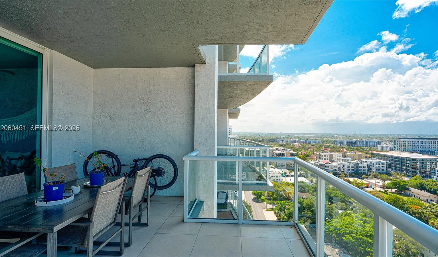 Strada 315 Condo — Photo 4