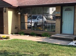 1108 W Ridge Rd, Peoria, IL 61614