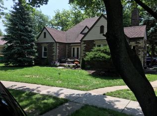 122 Beverly Pl, Munster, IN 46321