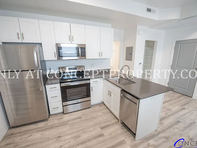 First Avenue Flats — Photo 149