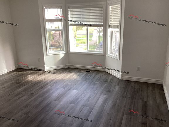 4th image of 3387 Bali St NE