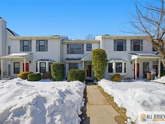 2nd image of 303 Maplecrest Rd