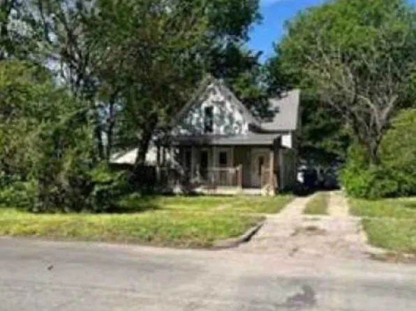109 N Commercial Ave, Sedgwick, KS 67135
