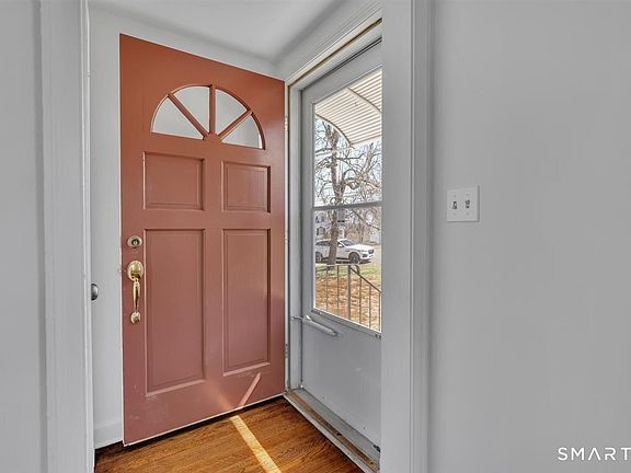 4th image of 57 Vineyard Road