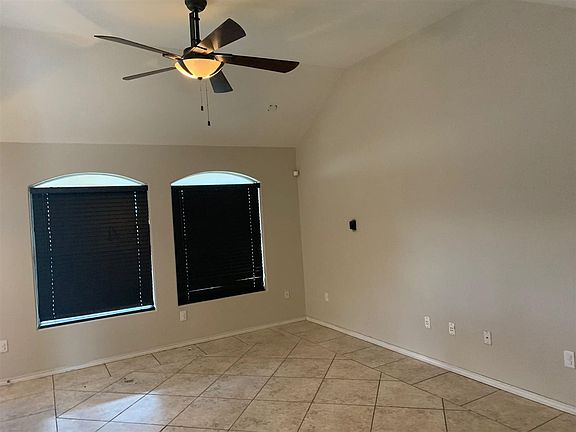 4th image of 5232 Southlake Dr