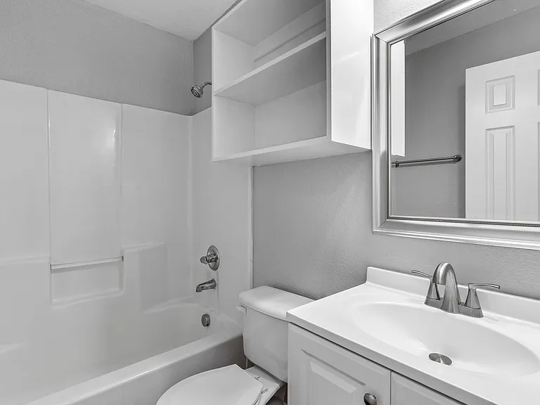 1716 Manor Garden Curv — Photo 11