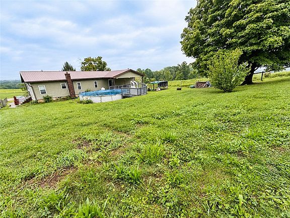 3rd image of 189 Lake Lynn Rd