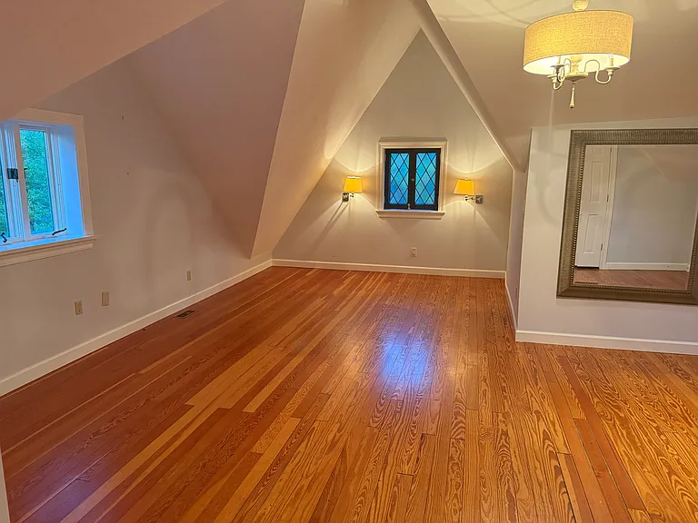 1137 Gilbert Ave — Photo 11
