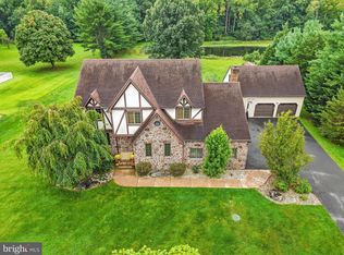 28 S Hockey Dr, Columbus, NJ 08022