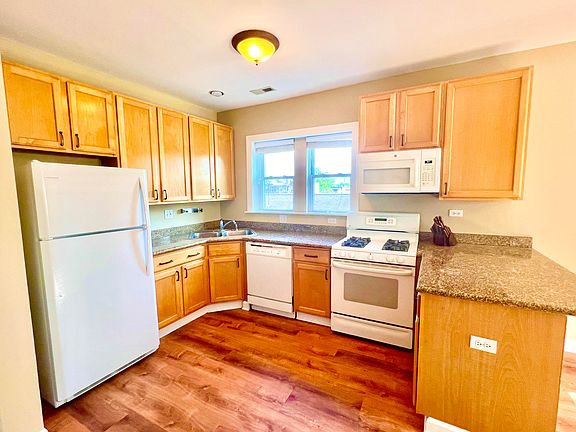 4th image of 2531 N Talman Ave APT 3W