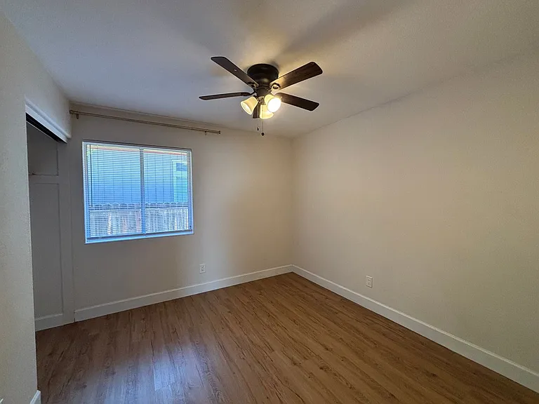 374 Aaron Cir — Photo 10