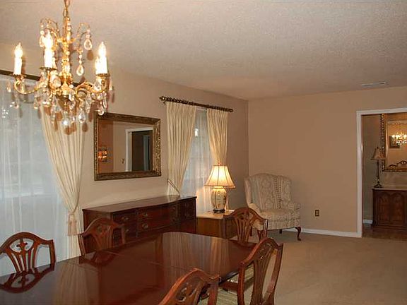5th image of 138 Kingston Dr