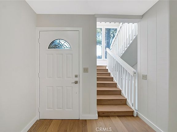 5th image of 470 Wellington St
