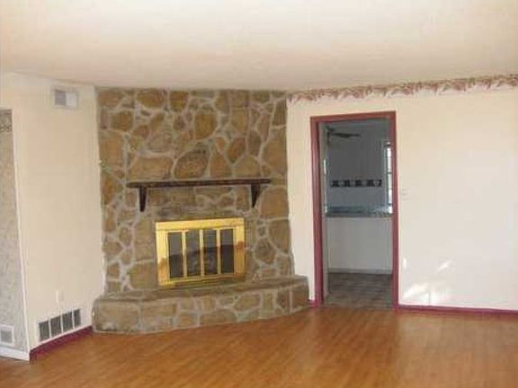 3rd image of 108 Gray Dr