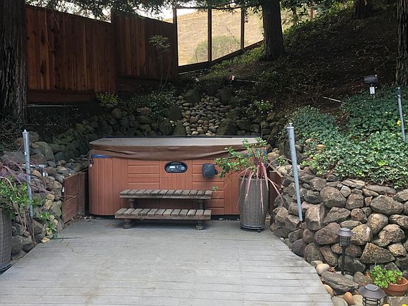 2nd image of 2241 Lake Crest Ct