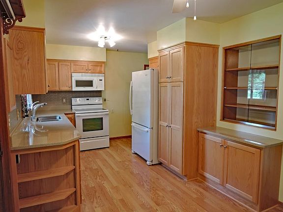 5th image of 242 14th St NE