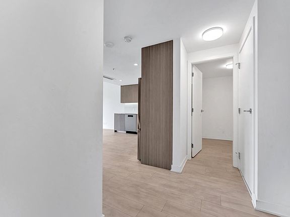 2nd image of 1471 Hunter St #408