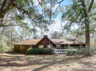 4100 Honeysuckle Cir, Middleburg, FL 32068