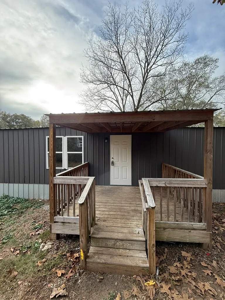 Photo 2 of 10 - 324 Wedowee St #19 - Bowdon, GA Building Photo - 324 Wedowee St #19