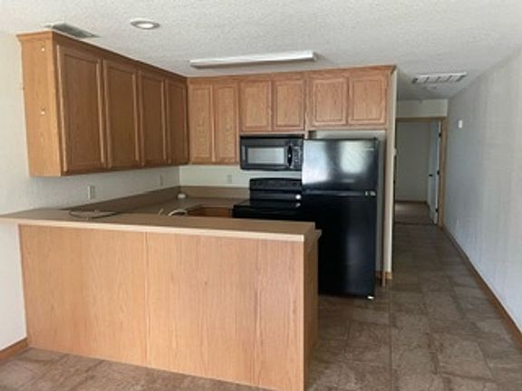 3rd image of 1403 W Long St #102