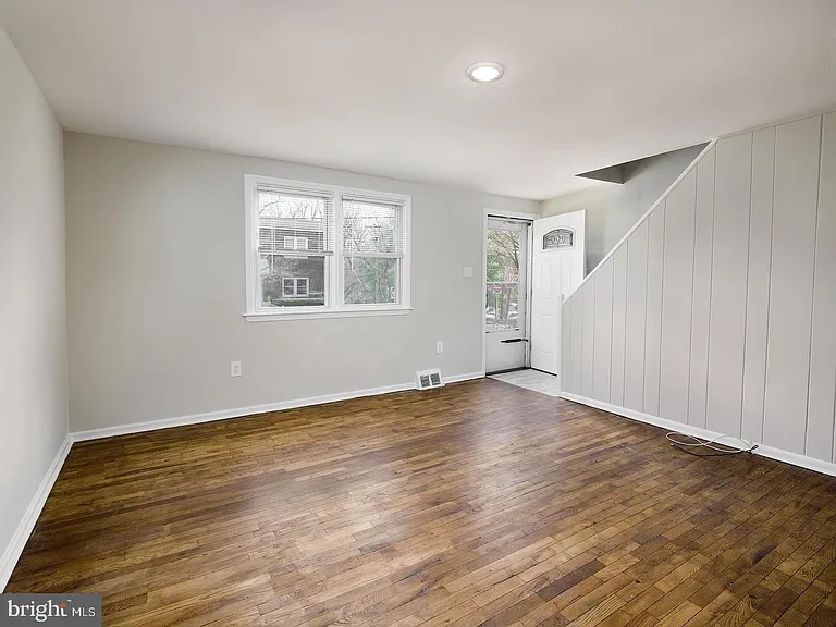 724 S Penn St — Photo 5
