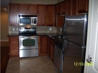 200 E 43rd St APT 107, Kansas City, MO 64111