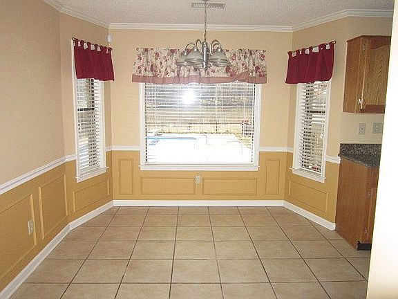 Eat In Kitchen