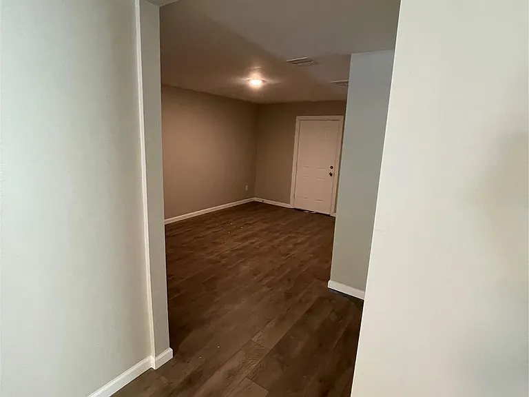 3211 Retta St — Photo 6