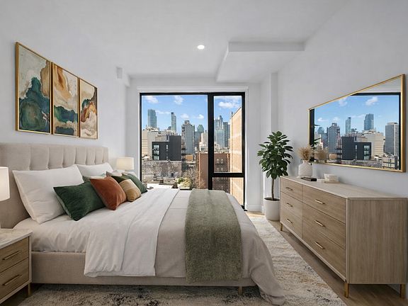 3rd image of 2516 37th Ave #4C