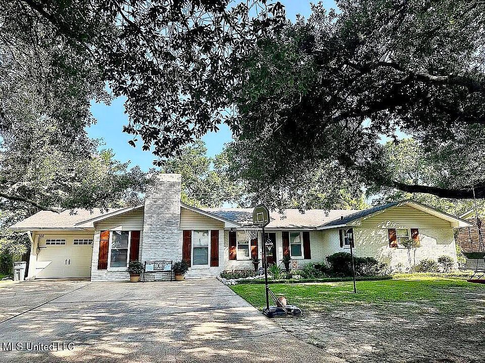 1st image of 302 Willow St