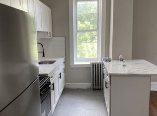 814 N 63rd St #2R, Philadelphia, PA 19151