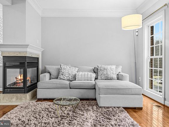 5th image of 1612 Regent Manor Ct